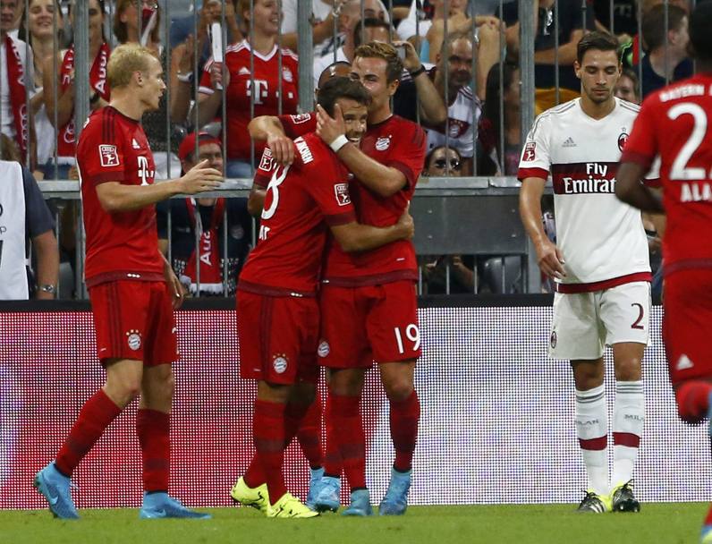 La delusione di De Sciglio e la festa del Bayern: all&#39;Allianz il Milan ha perso 3-0. Reuters